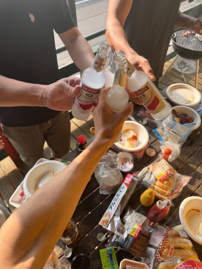 ＢＢＱでの乾杯の手元