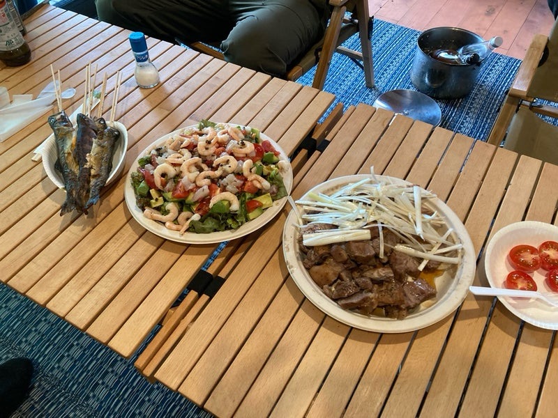 海鮮カルパッチョサラダ、アマゴ・イワナの塩焼き、豚の角煮（種子島風）