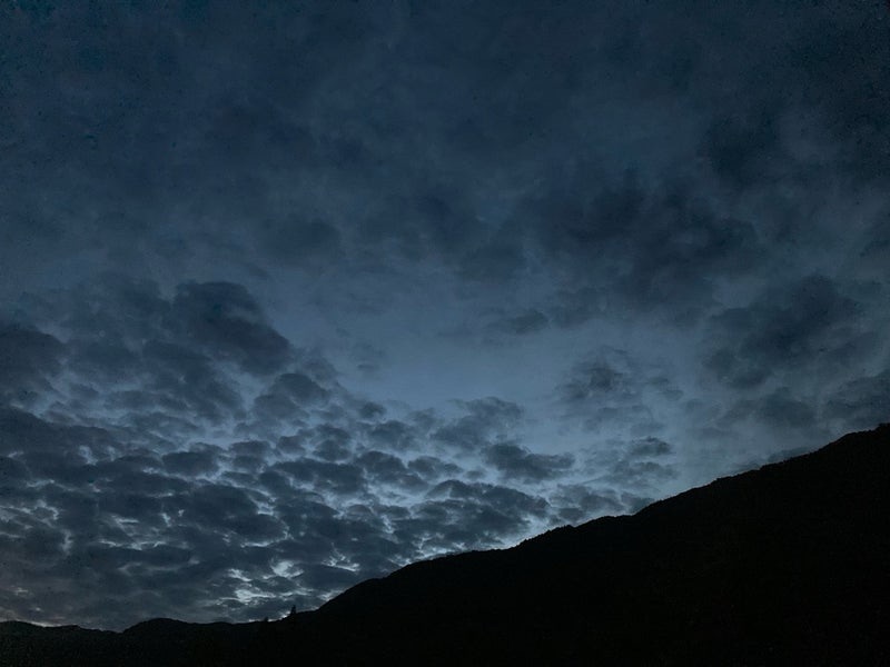 2025年6月、夏至の前。月夜明けの岐阜県郡上市の東の空