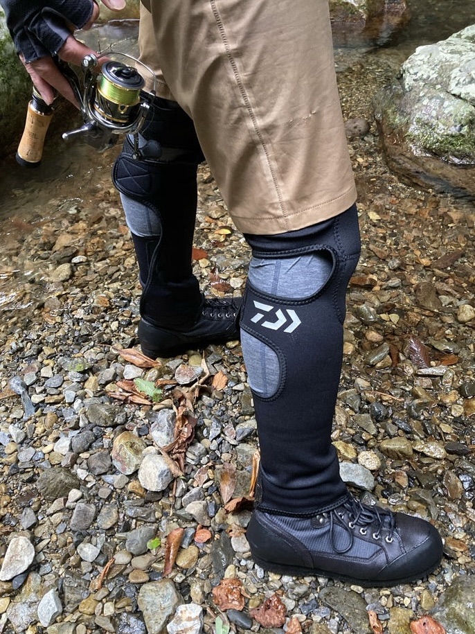 ダイワ ネオゲーター NG-400を着用したウエットウエーディング（ゲータースタイル）装備のSHひろあき