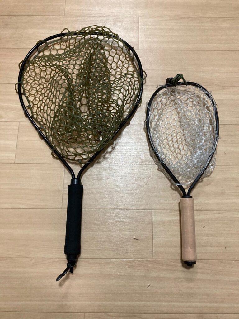 渓流用シリコンラバーランディングネットを大小比較