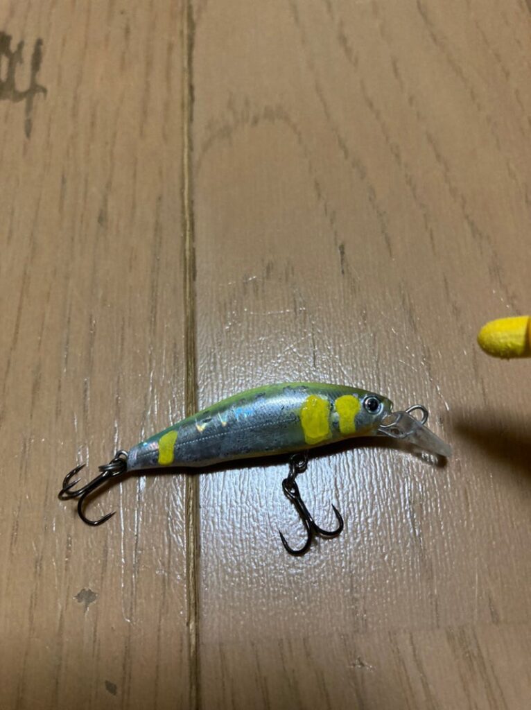 バスデイ　シュガーミノー４２ESの鮎カラーの追星を更に濃くしたカスタム