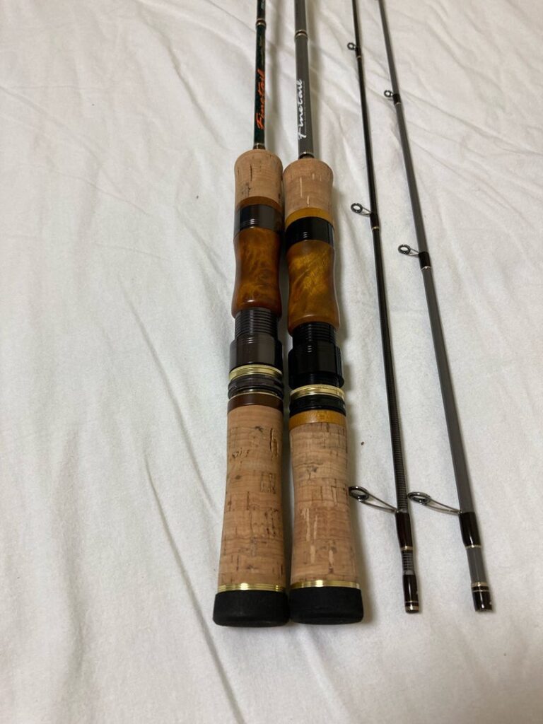 メジャークラフト　ファインテールのグラスモデルとカーボンモデルのグリップ部比較