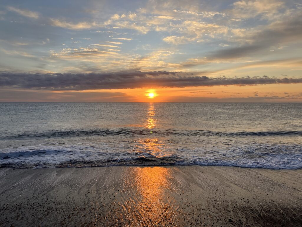 三重県七里御浜のご来光（朝日）