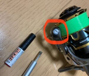 スピニングリールのラインローラーやハンドルノブのベアリング追加・メンテナンス（整備）に必須のねじロック剤と精密ドライバーセット