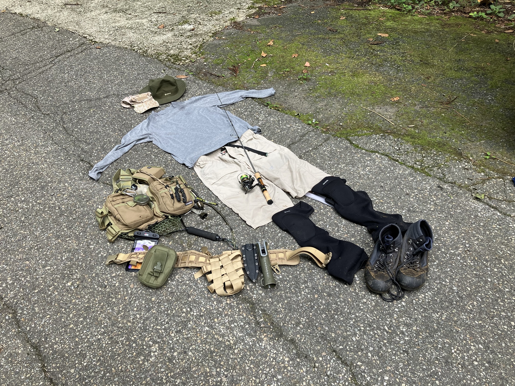 SHひろあきの渓流ルアー釣りのウエットウエーディング(ゲータースタイル)装備一式